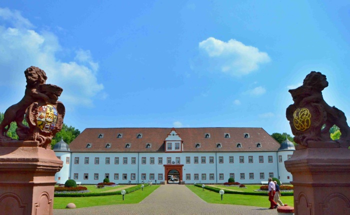Heusenstamm_Schloss_2014_hdp-0115w.jpg